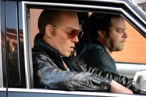 【ハリウッドクルマニュース】ジョニー・デップが転がすクールなクラシックスポーツカーとは？ - Johnny Depp on the set of the movie 