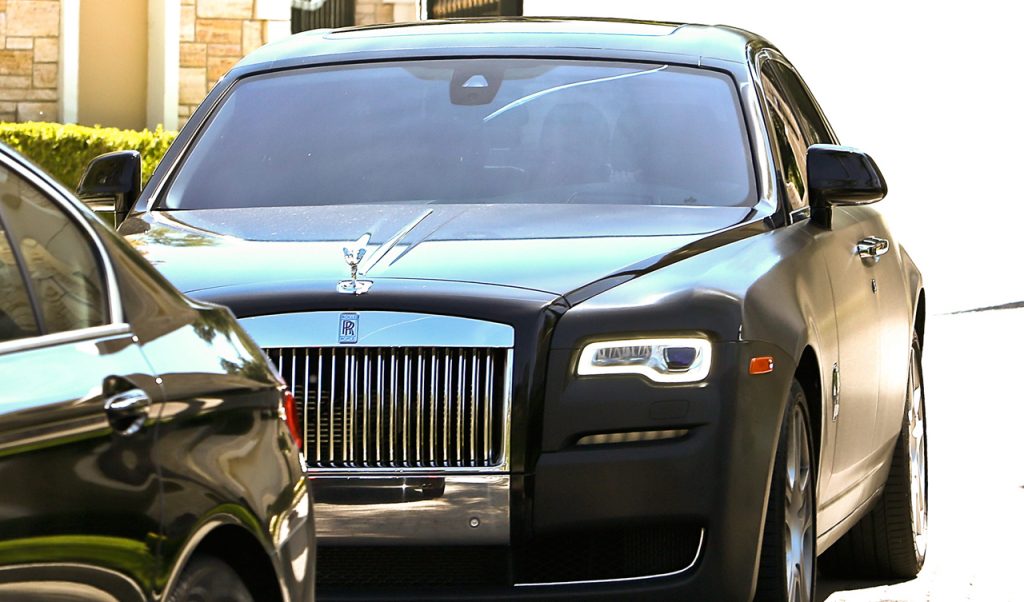 Kylie Jenner Picks Up Brother Rob Kardashian From GF Blac Chyna's House