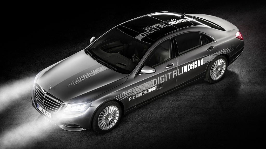 Revolution der Scheinwerfertechnologie: Mercedes leuchtet in HD-Qualität