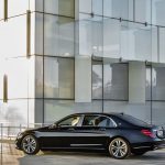 Mercedes-Maybach S 560 4MATIC; 2017; Exterieur: unischwarz; Interieur: seidenbeige/titaniumgrau ;Kraftstoffverbrauch kombiniert: 9,3 l/100 km; CO2-Emissionen kombiniert: 209 g/km
Mercedes-Maybach S 560 4MATIC; 2017; exterior: black; interior: silk beige/titanium grey; Fuel consumption combined: 9.3 l/100 km; CO2 emissions combined: 209 g/km