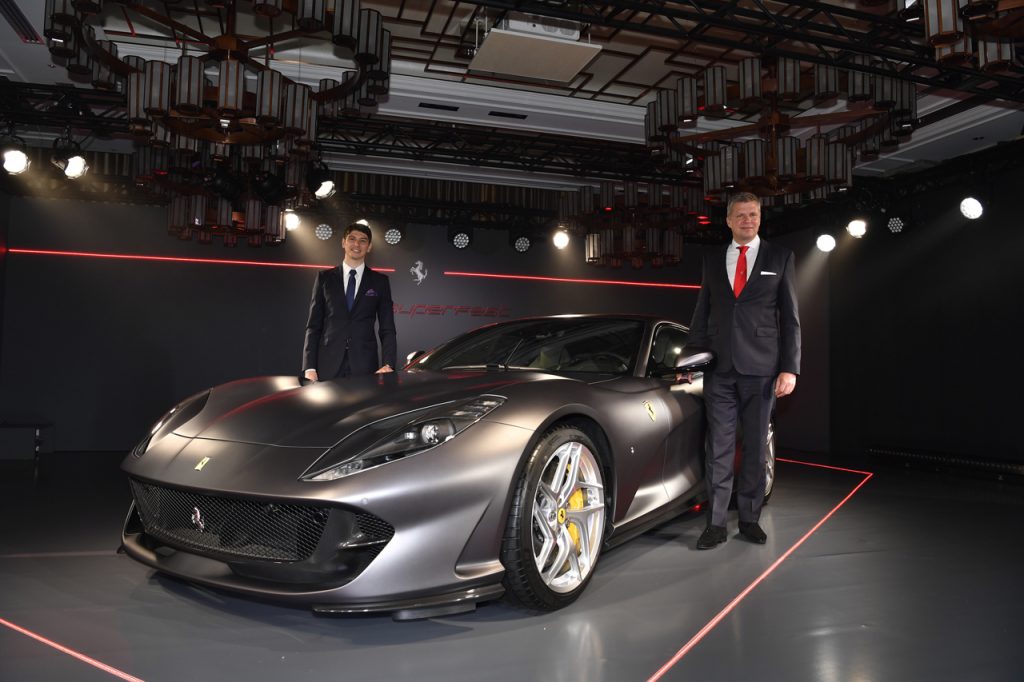 フェラーリ812スーパーファストがジャパン・プレミア - 