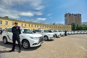 04-02_Mitsubishi_outlander